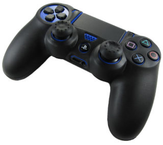 PS4のコントローラーで格ゲーやってるけど左手の親指がアナログスティックにブチ当たって切れそうになる